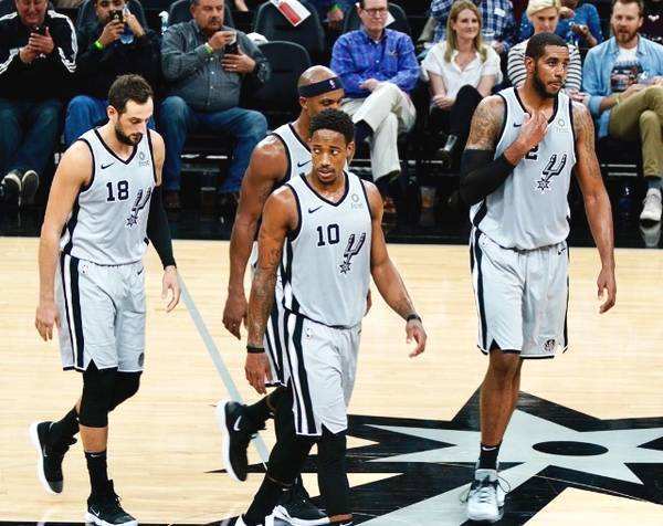 强碰对手与 强碰对手与