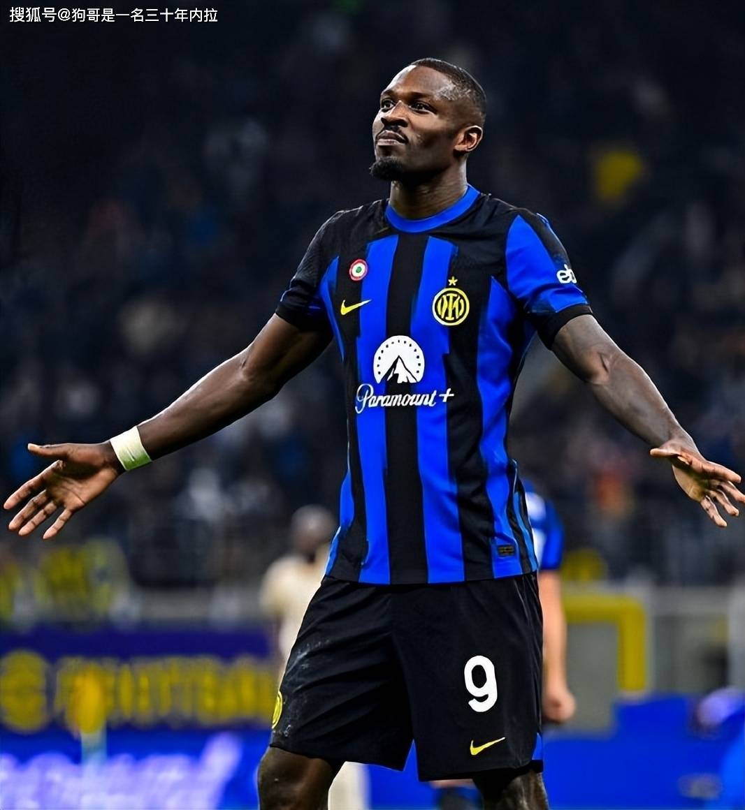 球与肋部渗 球与肋部渗